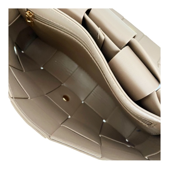 Urban Expressions Tan Crossbody Bag - Picture 9 of 13